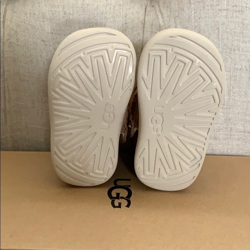 Infant Ugg Cali Moc 4/5 Perfect Condition - Picture 5 of 6
